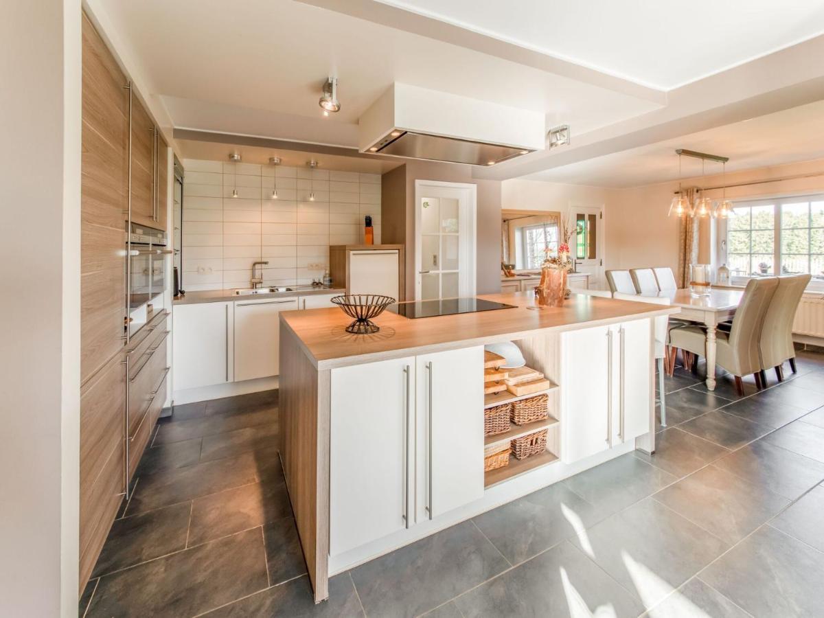 Luxurious House With Sauna In A Farm In Bastogne Exteriör bild