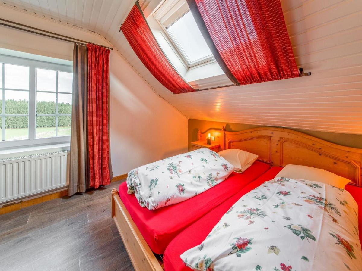 Luxurious House With Sauna In A Farm In Bastogne Exteriör bild